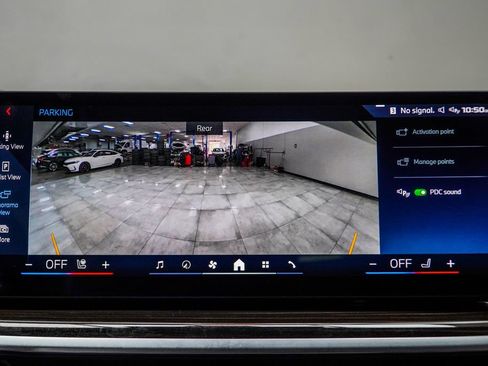 Used 2024 BMW X7 M60i AWD/4WD image 35