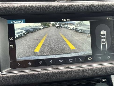 Used 2017 Jaguar XF S RWD image 28