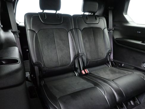 Used 2023 Jeep Grand Cherokee L Laredo image 16