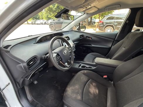 Used 2021 Toyota Prius LE AWD/4WD image 17