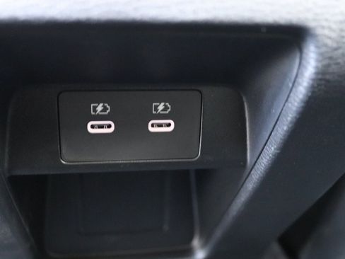 Used 2025 Mitsubishi Outlander AWD image 25