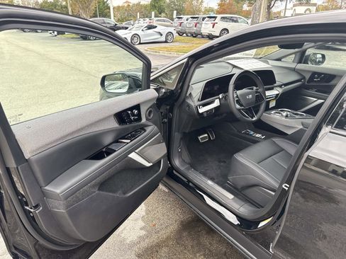 New 2026 Cadillac Optiq Luxury 2 image 19