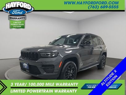 Used 2025 Jeep Grand Cherokee Altitude