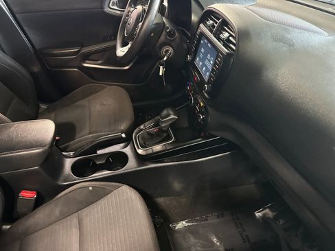 Used 2020 Kia Soul S image 17