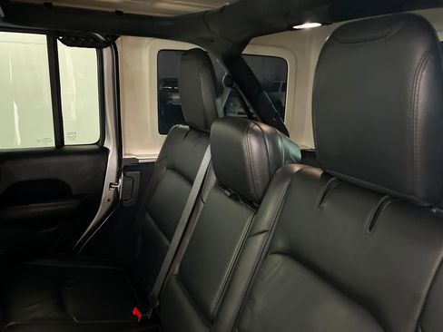 Used 2018 Jeep Wrangler Unlimited Rubicon image 20