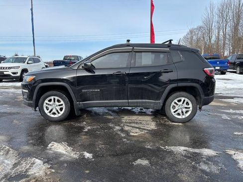 Used 2018 Jeep Compass Sport w/ Cold Weather Group image 4