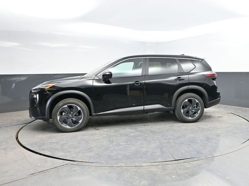 Used 2024 Nissan Rogue SV image 5