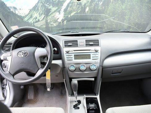 Used 2009 Toyota Camry LE image 18