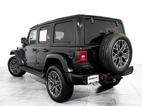 Used 2023 Jeep Wrangler Unlimited Sahara AWD/4WD image 5