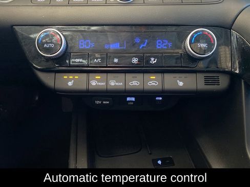 Used 2025 Hyundai Elantra SEL image 8