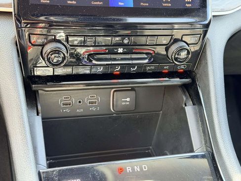 Used 2023 Jeep Grand Cherokee Limited w/ Black Appearance Package image 5