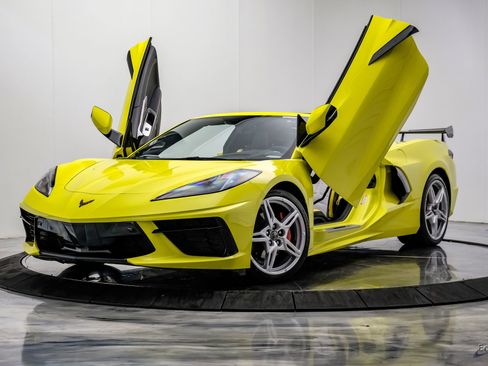 Used 2021 Chevrolet Corvette Stingray Premium Cpe w/ 3LT RWD image 5