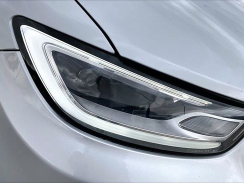 Used 2024 Chrysler Pacifica Touring-L FWD image 27