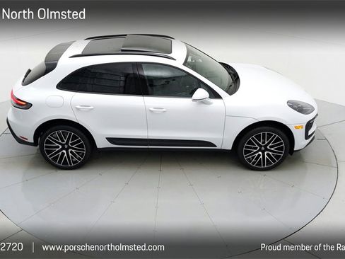 Used 2022 Porsche Macan image 17
