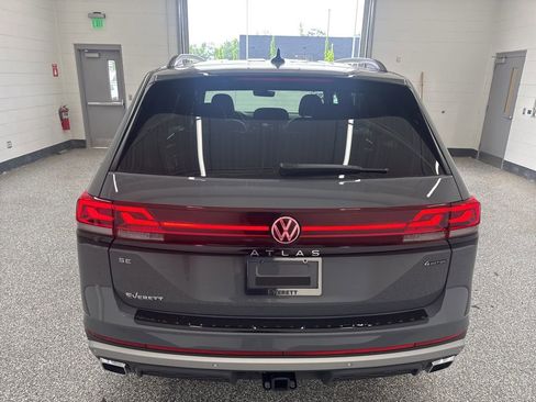 New 2026 Volkswagen Atlas Peak Edition AWD/4WD image 4