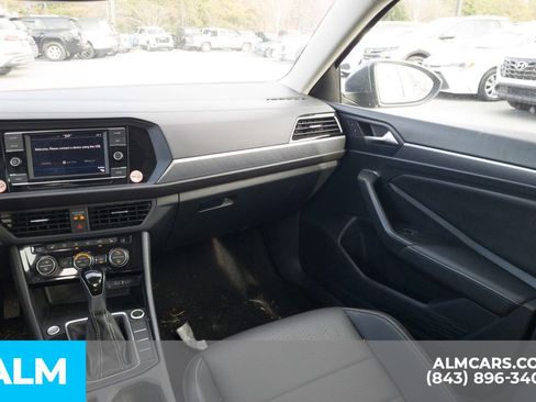 Used 2024 Volkswagen Jetta SE image 18