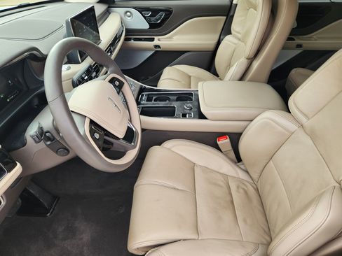 Used 2023 Lincoln Aviator Reserve w/ Equipment Group 201A image 14