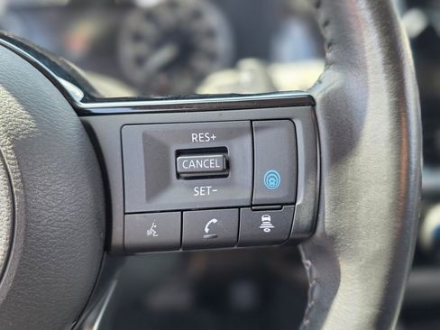 Used 2023 Nissan Pathfinder SL FWD image 25