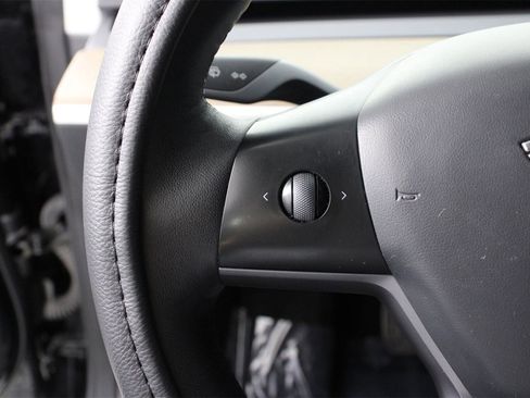 Used 2023 Tesla Model 3 Standard Range image 10