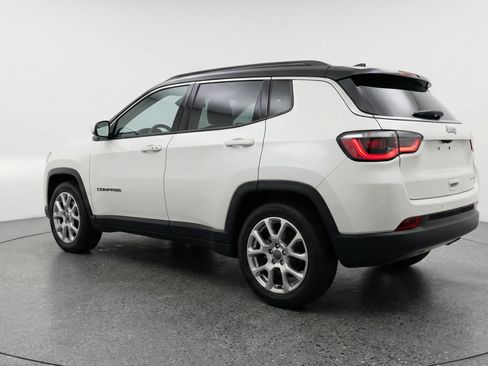 Used 2025 Jeep Compass Limited image 6