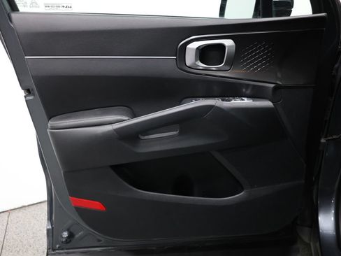 Used 2022 Kia Sorento LX FWD image 12