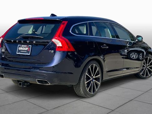 Used 2017 Volvo V60 T5 Platinum w/ Climate Package image 13