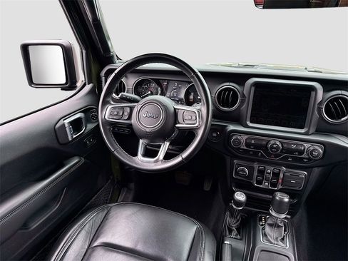 Used 2022 Jeep Wrangler Unlimited Sahara image 15