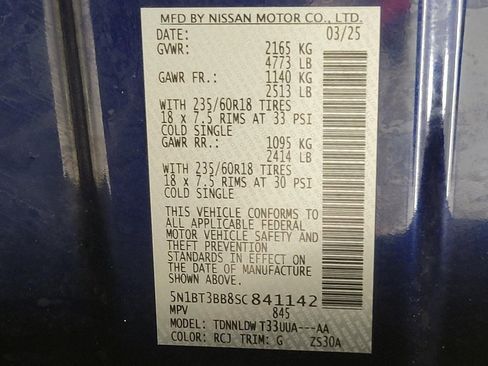 Used 2025 Nissan Rogue SV image 28