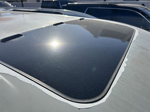 Used 2014 Nissan Quest SL image 5