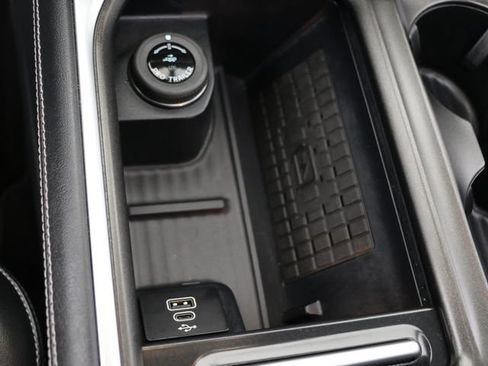Used 2025 Ford Expedition Platinum w/ Stealth Performance Package AWD/4WD image 27