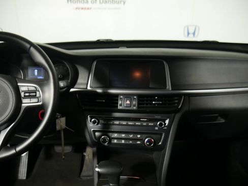 Used 2018 Kia Optima S image 13