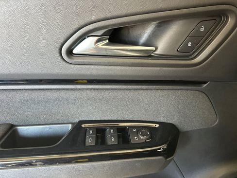 Used 2025 Honda Prologue EX image 15
