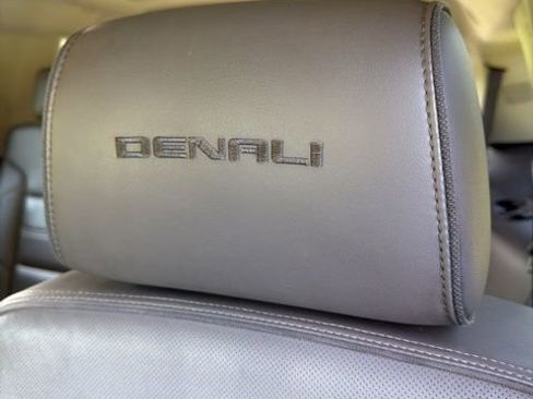 Used 2017 GMC Yukon Denali w/ Open Road Package AWD/4WD image 20