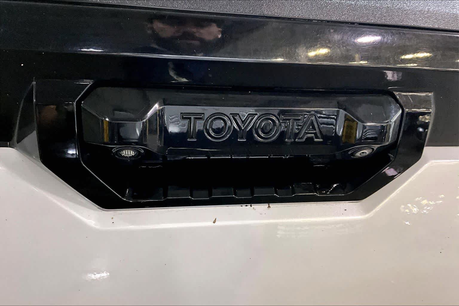 Used 2023 Toyota Tundra Platinum AWD/4WD image 9