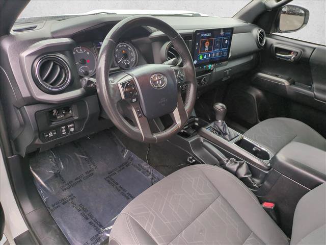 Used 2017 Toyota Tacoma TRD Off-Road w/ Tow Package (A/T) AWD/4WD image 9
