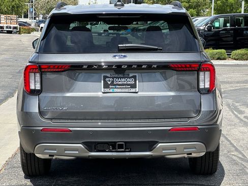 New 2026 Ford Explorer Active RWD image 6