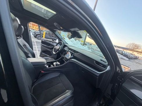 Certified 2023 Jeep Grand Cherokee Altitude image 19