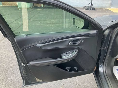 Used 2019 Chevrolet Impala LT FWD image 9