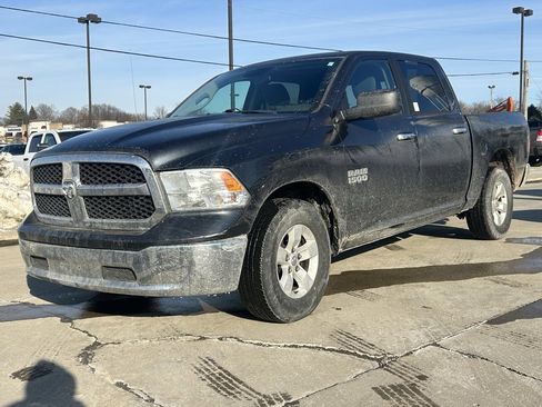 Used 2018 RAM 1500 Classic SLT image 2