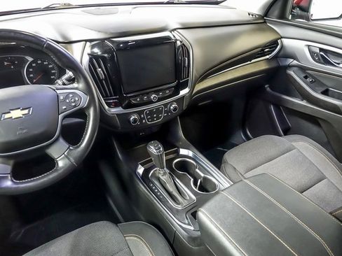 Used 2020 Chevrolet Traverse LT image 18
