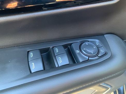 Used 2025 Chevrolet Tahoe Z71 image 25