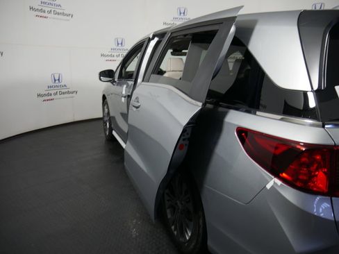New 2026 Honda Odyssey Touring image 12
