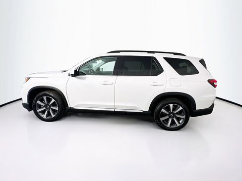 Used 2023 Honda Pilot Elite image 4