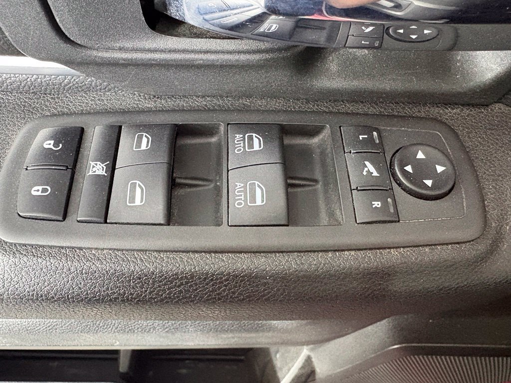 Used 2022 RAM 1500 Warlock AWD/4WD image 18
