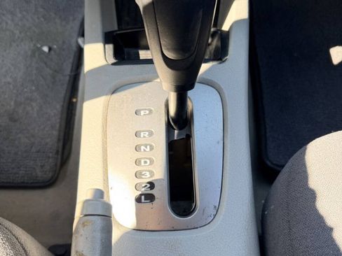 Used 2006 Kia Spectra5 FWD image 16