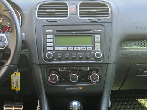 Used 2013 Volkswagen GTI Driver's Edition image 20