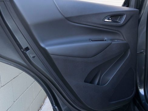 Used 2018 Chevrolet Equinox LT FWD image 17