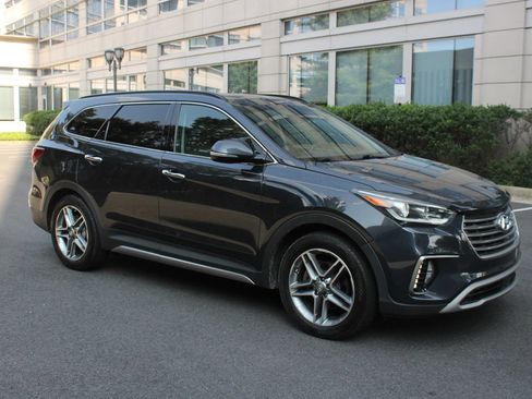 Used 2017 Hyundai Santa Fe Limited AWD/4WD image 2