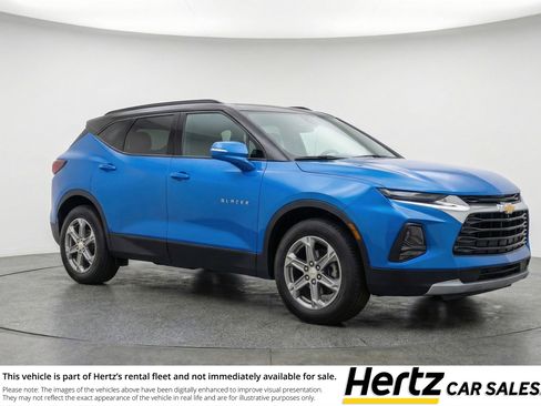 Used 2025 Chevrolet Blazer LT image 1