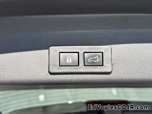 Used 2022 Subaru Ascent Touring image 24